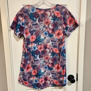 LuLaRoe Classic Tee, medium